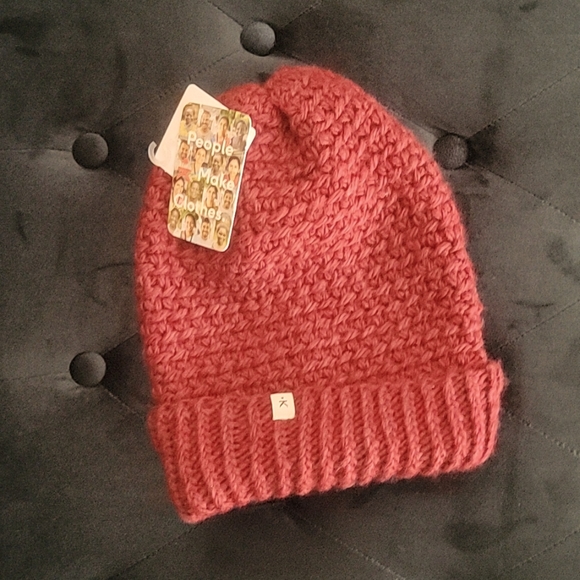 Known Supply Knit Cap Ruby NWT - Picture 3 of 10